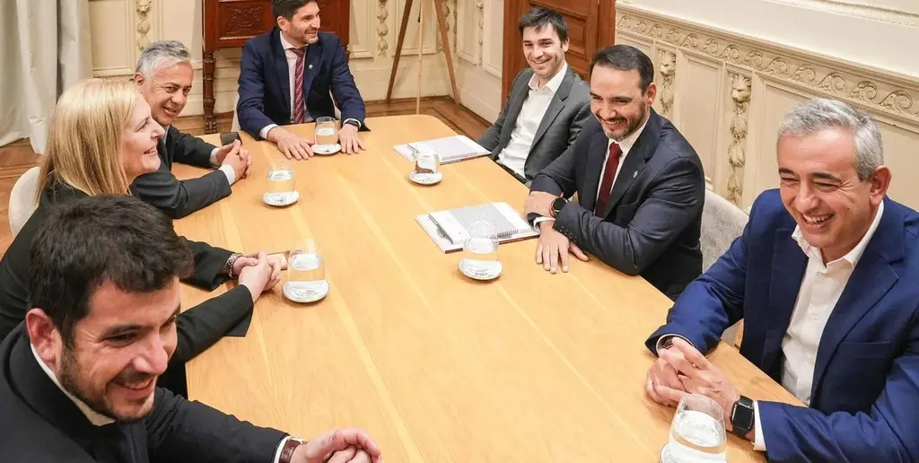 Pullaro se reunió con los gobernadores de Mendoza, Chubut y Corrientes