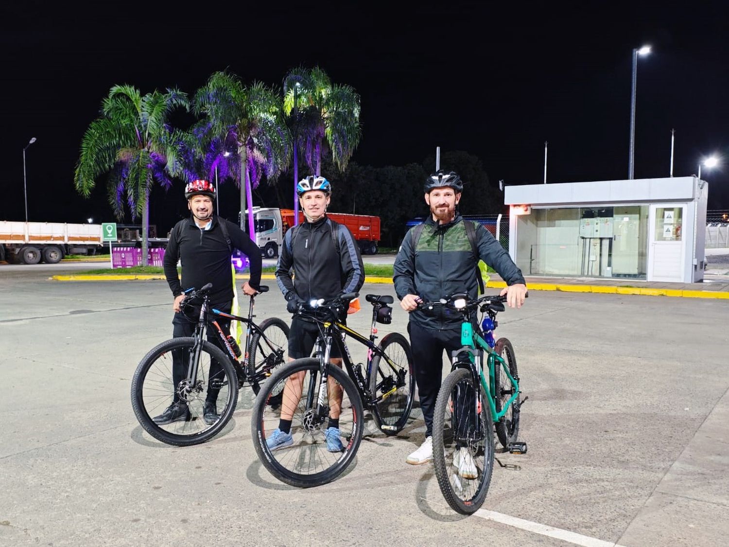 Los hermanos González viajaron en bicicleta desde Zárate a Gualeguay.