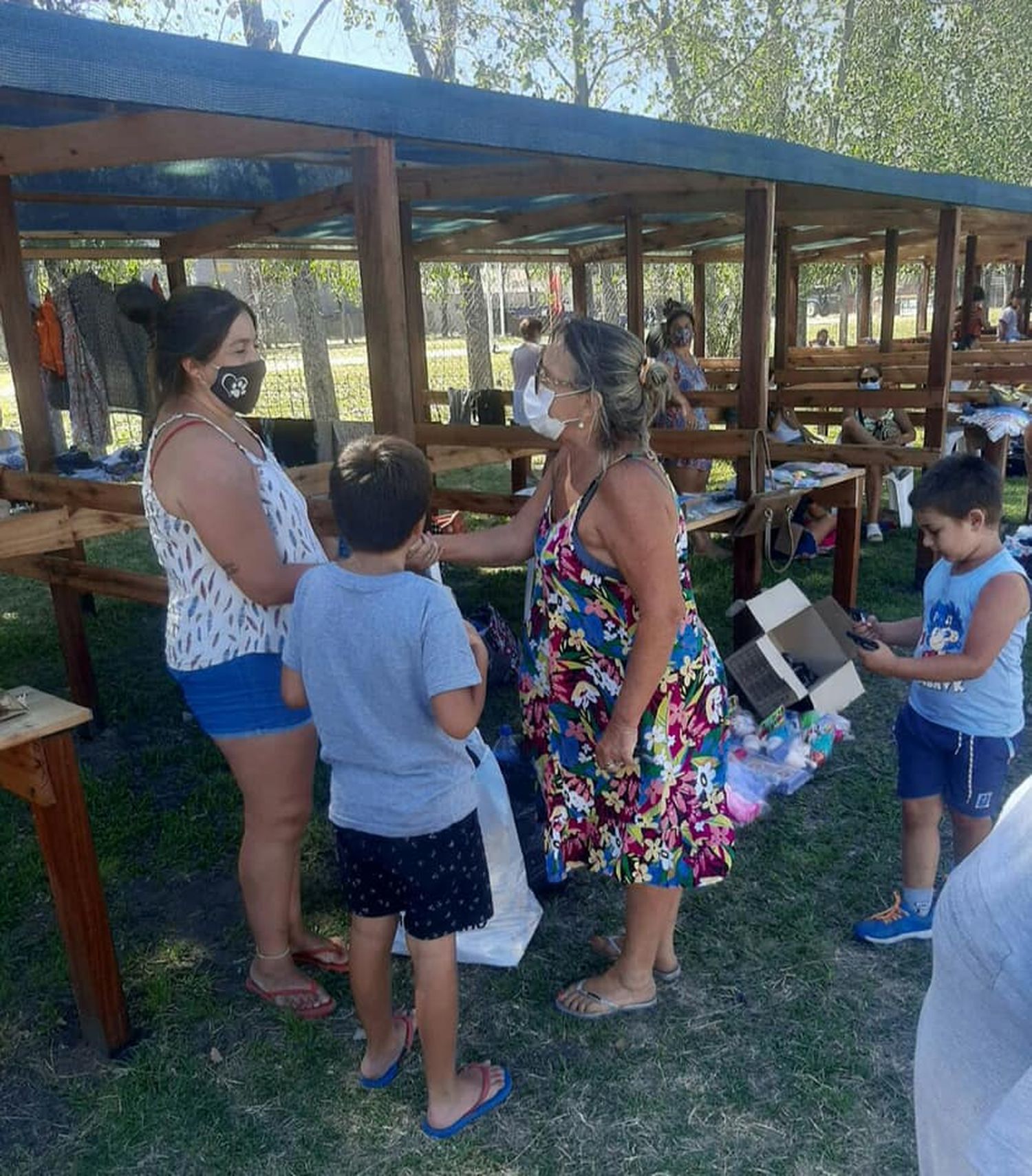 Comenzó con éxito la “Feria de la Estación”