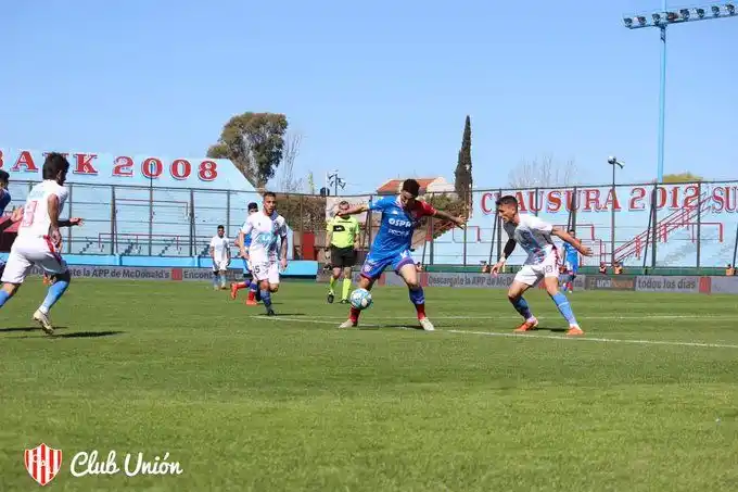 Superliga: Unión no pudo con Arsenal