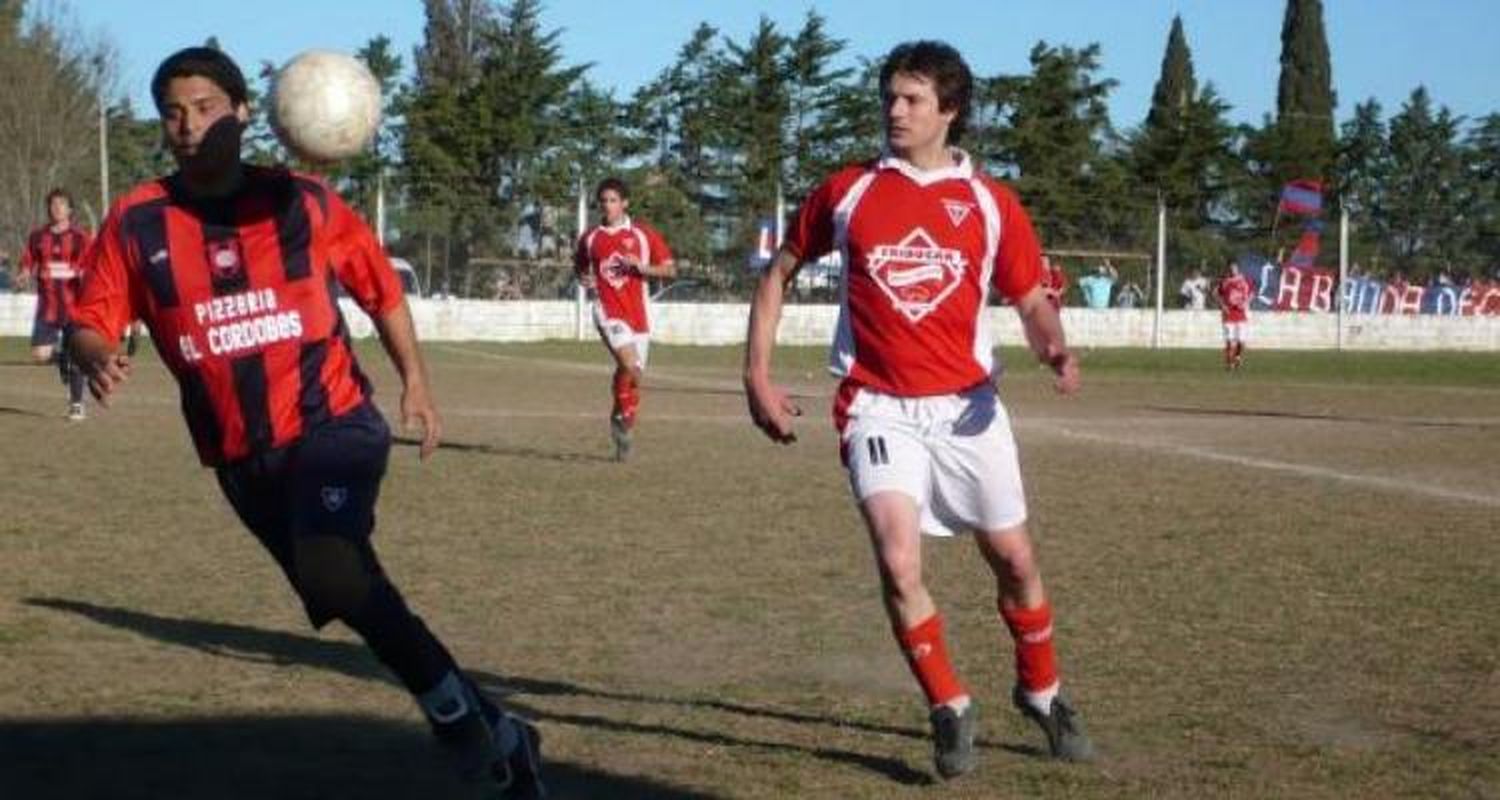 Mitre y Sportivo siguen arriba