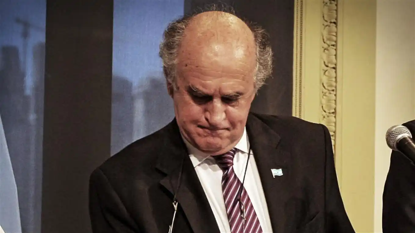 “Espionaje político”