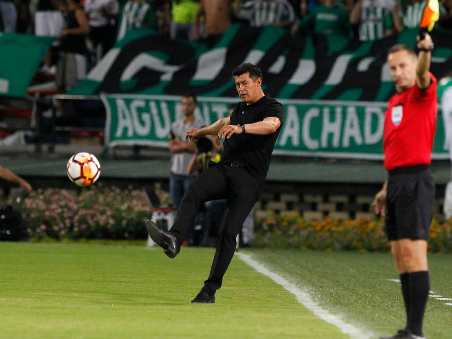 Almirón, en la cuerda floja