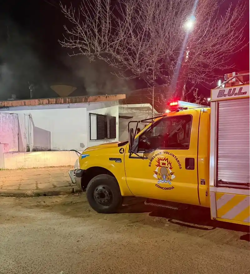 Incendio en una vivienda: una cámara de seguridad permitió la evacuación a tiempo