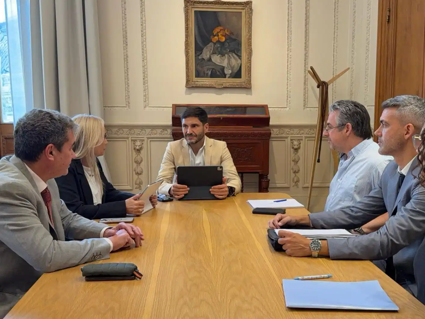 El gobernador Pullaro y el ministro de Justicia y Seguridad, Pablo Cococcioni, mantuvo un encuentro de trabajo con la fiscal General del MPA, María Cecilia Vranicich. Foto: GSF