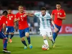 Argentina visita a Chile en una noche de Eliminatorias con sabor especial