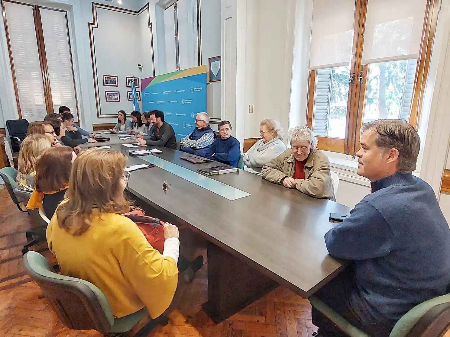Martin Piaggio firmó el contrato de obra para la nueva Plaza de las Madres