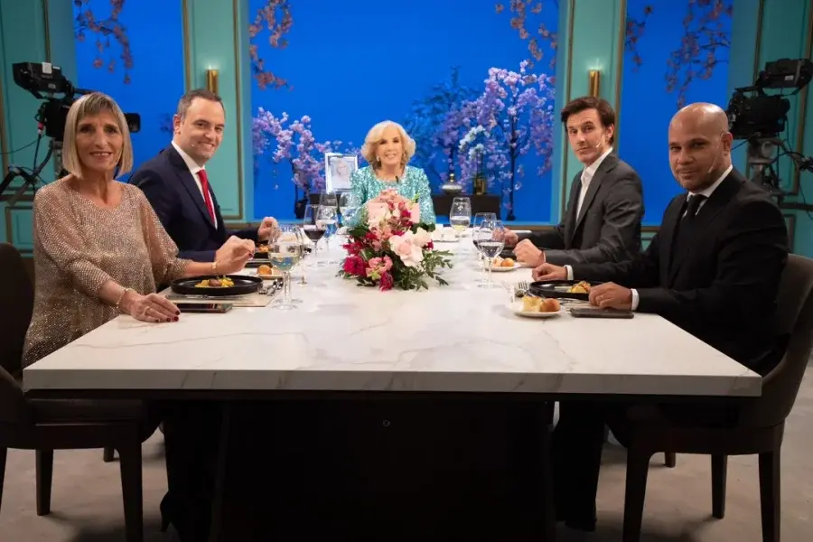 Adorni reveló cuál es su salario: "Mirtha pregunta y yo le respondo"