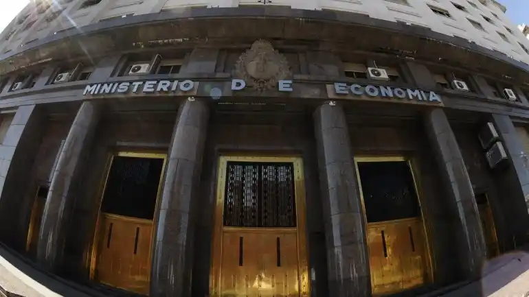 Los salarios en el sector público aumentaron 7,69% en marzo