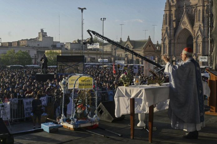 Misa en Luján: Poli pidió “que los gobernantes busquen ser instrumento de encuentro entre los argentinos”
