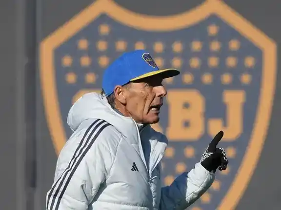 El plantel entrena con ánimo bajo por la salud de Miguel Ángel Russo