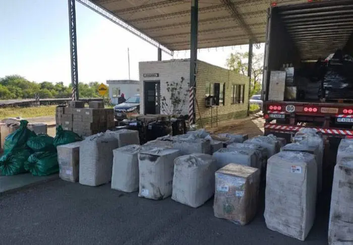 Secuestraron mercadería valuada en 11 millones  de pesos que había ingresado al país en forma irregular