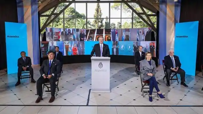 Fernández: "Vine a abrir los brazos para que todos nos unamos", aseguró en el Día de la Independencia