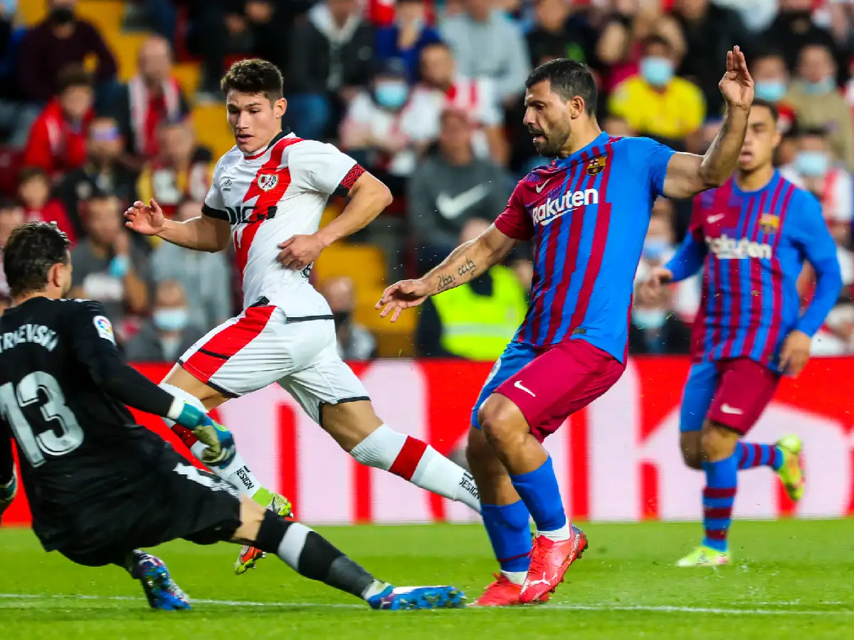 Barcelona, con Agüero, perdió y acrecentó su crisis