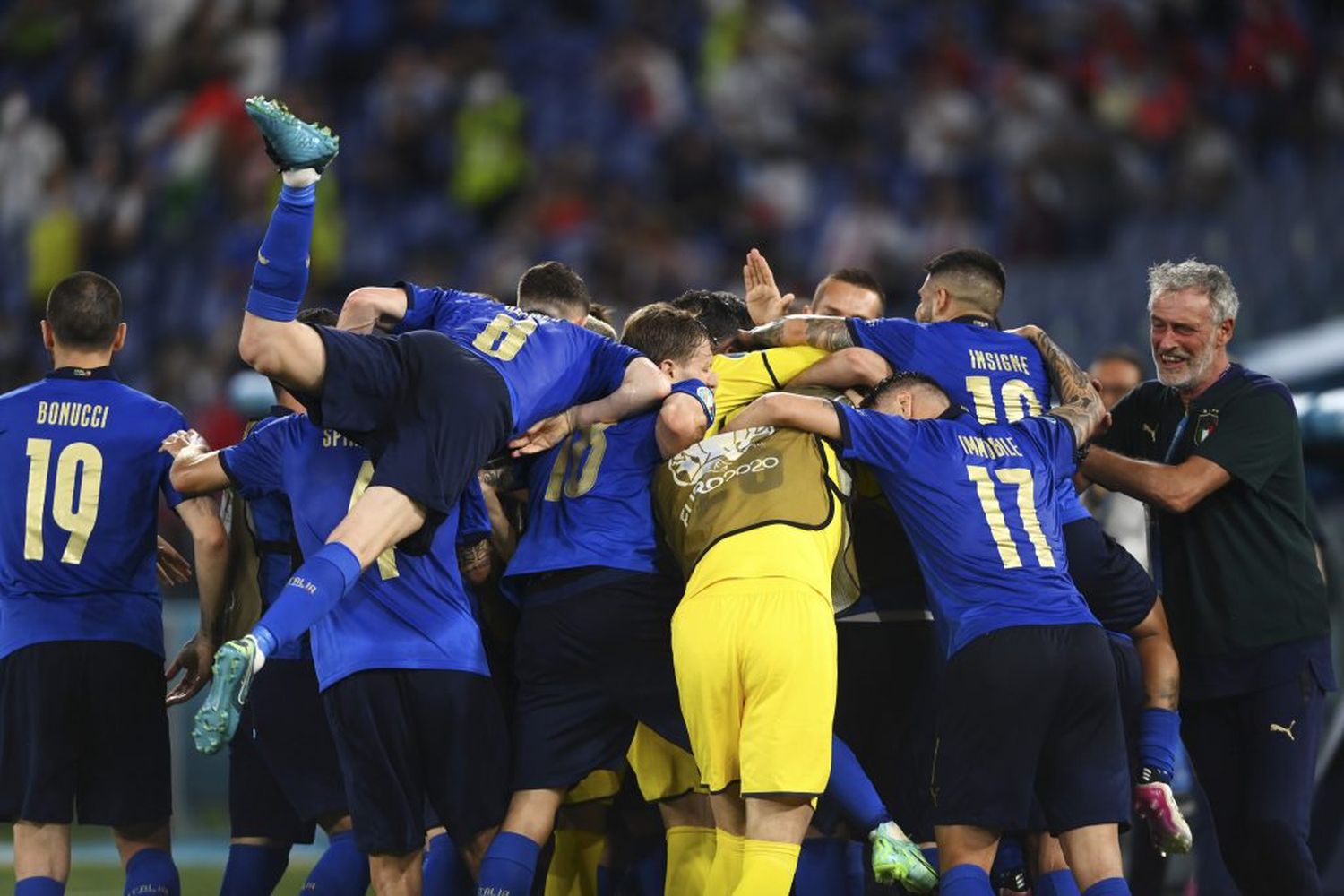 Ganaron Gales, Rusia y una Italia que no para de sumar