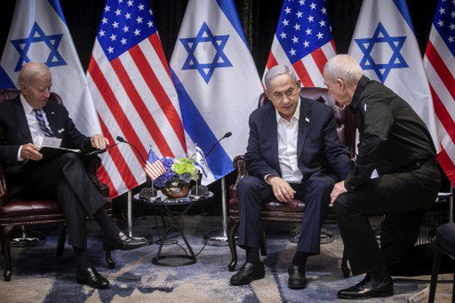 ¿Se hace la vista gorda? Biden apoya versión israelí sobre bombardeo a hospital en Gaza