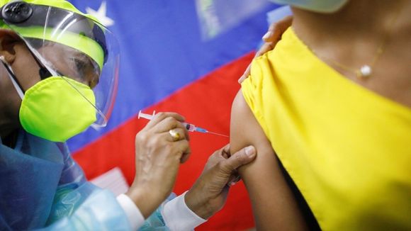 ATASCADOS EN EL CONFLICTO POLÍTICO: la COVID-19 en Venezuela avanza como un tsunami