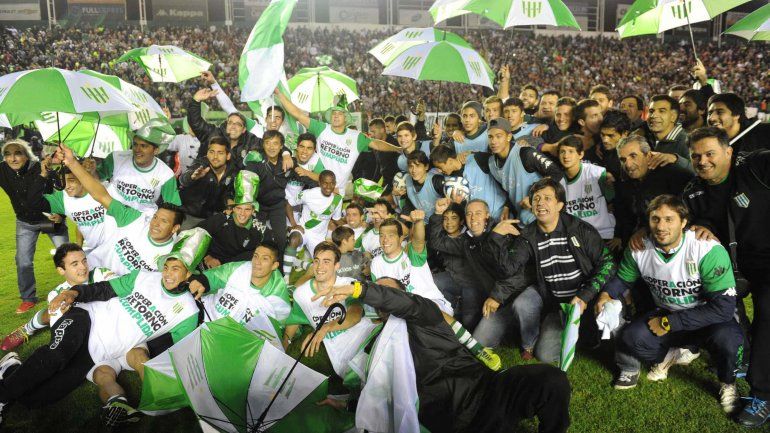 Banfield empató con Douglas Haig y volvió a Primera