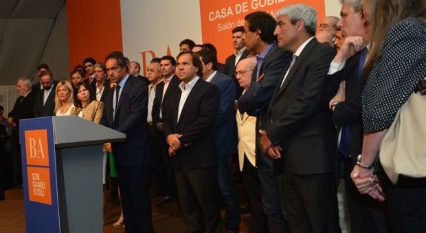 Scioli se despidió de funcionarios con acto en la Gobernación