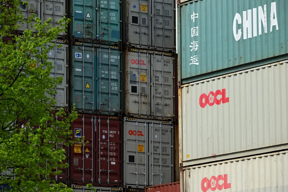 GUERRA COMERCIAL EE.UU. – CHINA: Trump ordena aumento de aranceles del 245% a productos chinos