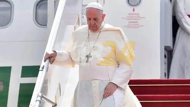 El papa Francisco visitó la embajada rusa del Vaticano para mediar en la guerra