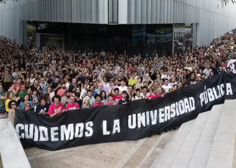 Universidades: El cuatrimestre no puede empezar
