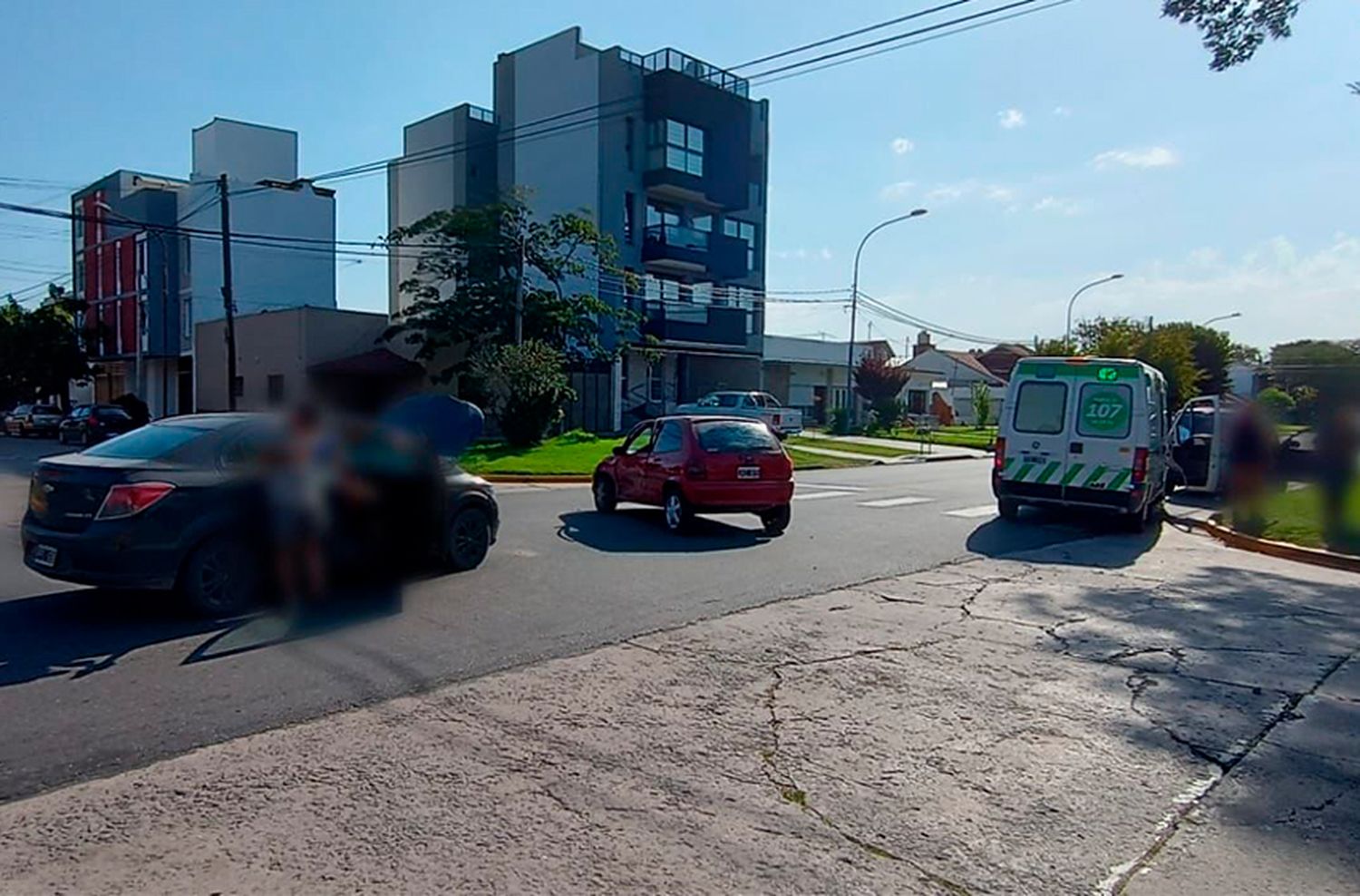 El choque nuestro de cada día: trasladan a una mujer con golpes al HIGA