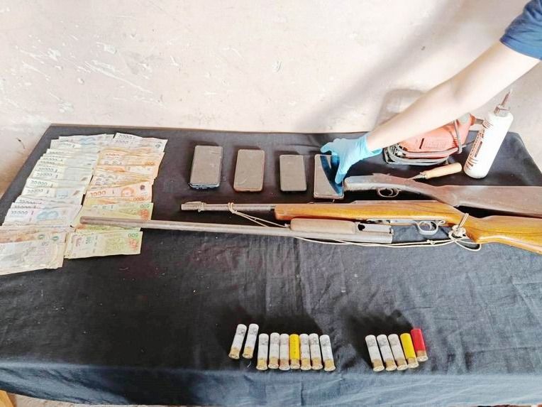 Envió droga a un preso, lo descubrieron y al allanar
su casa encontraron cargamento de cigarrillos