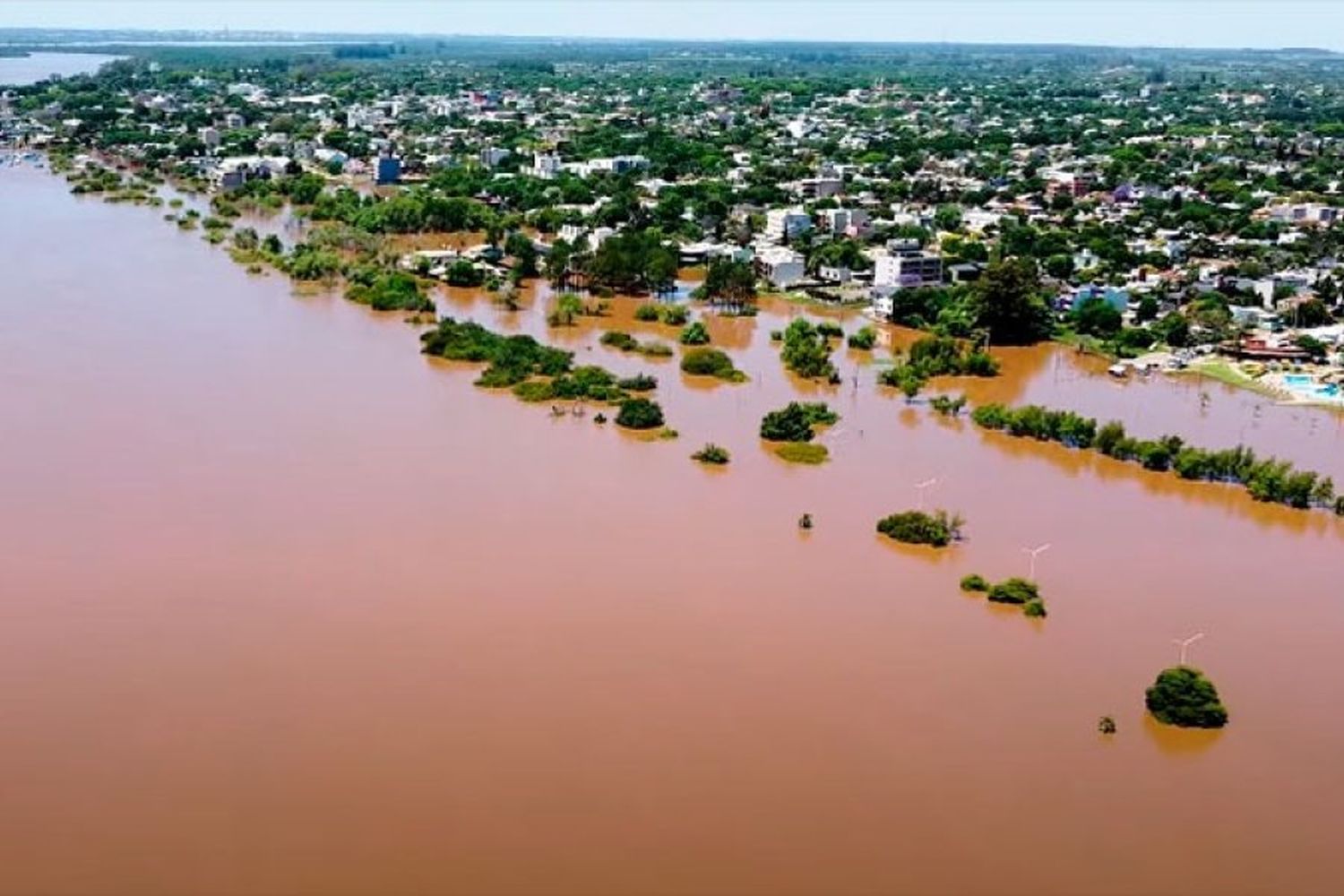 Impactante vista de la costa de Colón: drone muestra las playas inundadas