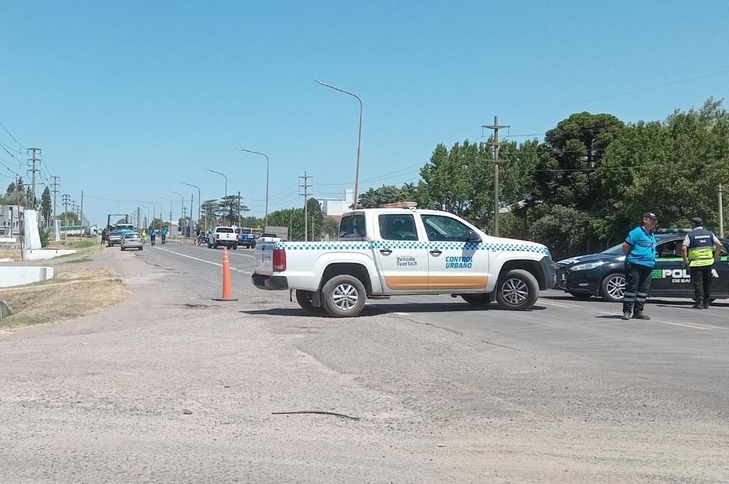 Ruta 8 se encuentra cortada a la altura de Vuelta de Obligado.