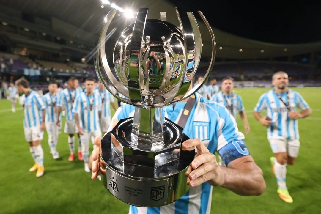 Racing fue el único campeón del trofeo
