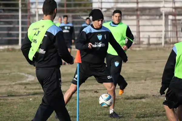 Con la vuelta de Zampedri, Juventud recibe a Douglas Haig