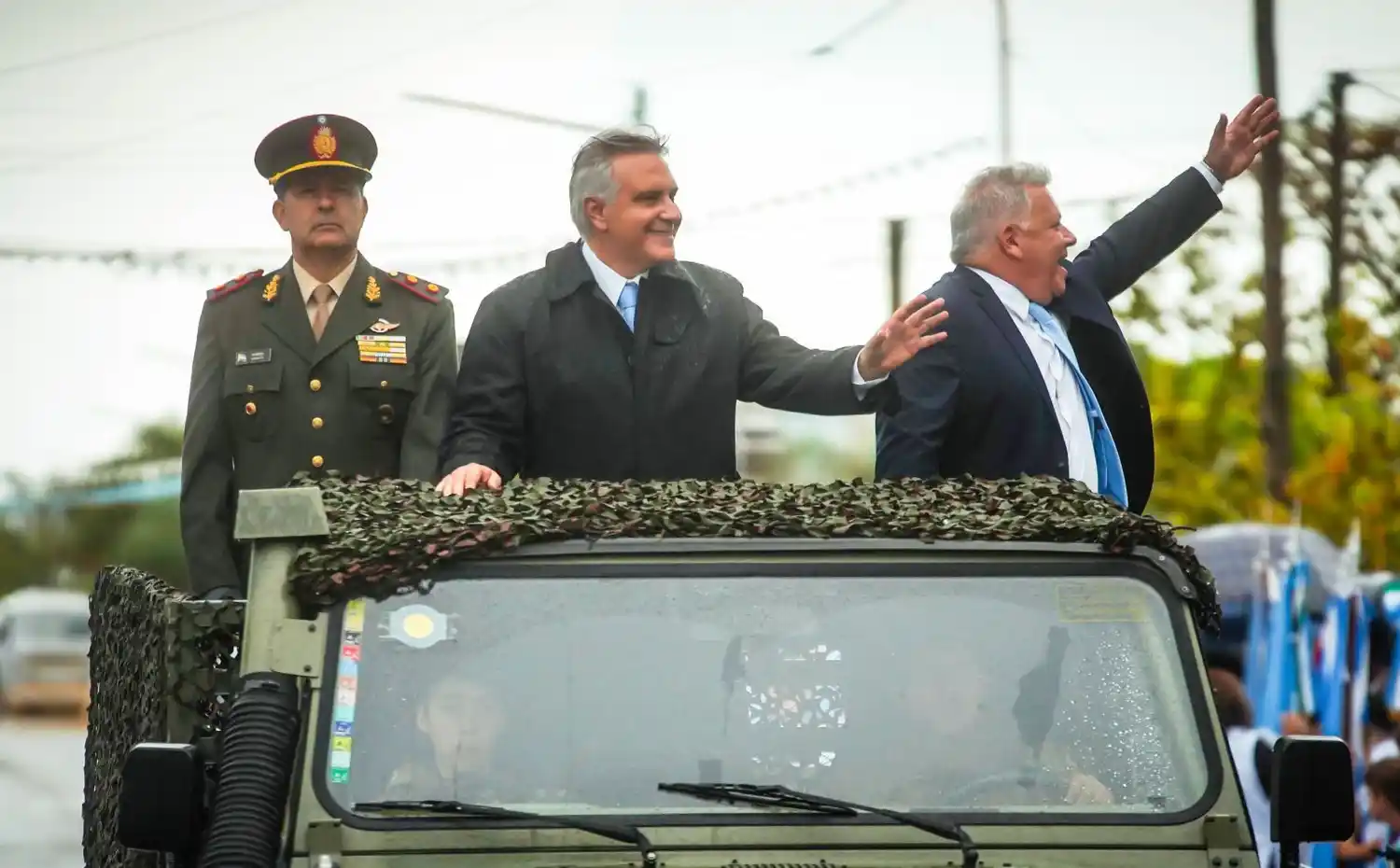 Llaryora encabezó el acto junto a autoridades provinciales y veteranos durante la conmemoración del 2 de abril.