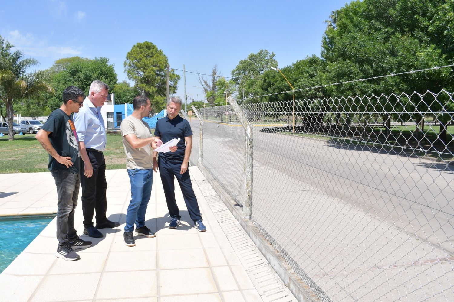 La remodelación incluyó el recambio del alambrado en los sectores este y oeste del campo de deportes.