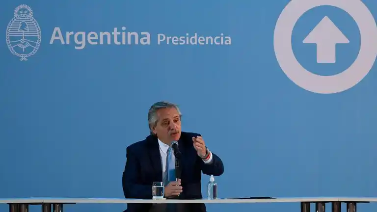 Alberto Fernández: "Vamos a vacunar a 300 mil personas antes de fin de año"