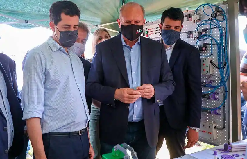 Wado de Pedro: «Santa Fe es clave en el modelo productivo de la Argentina»