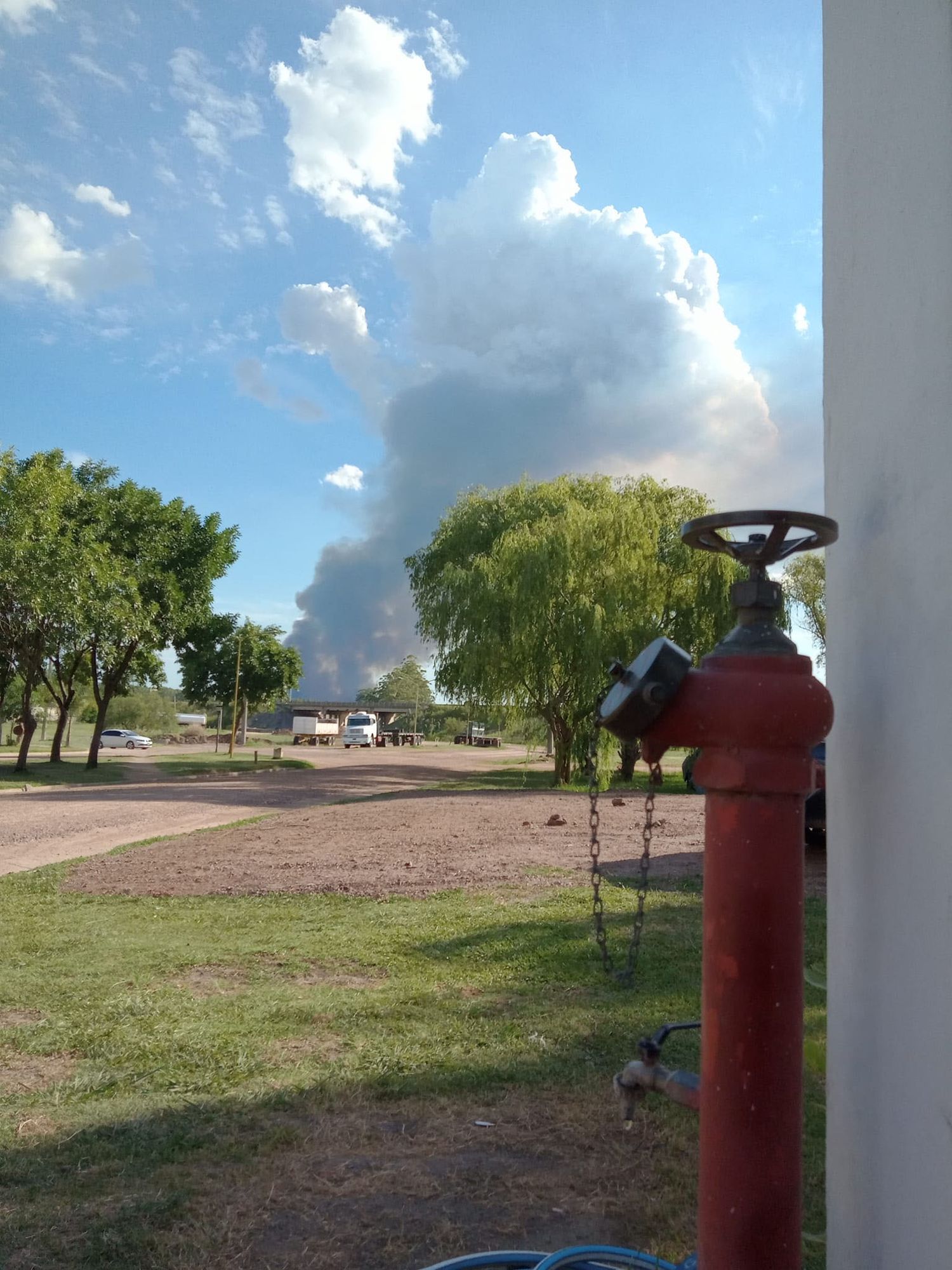 Ubajay: Bomberos extinguieron un incendio forestal