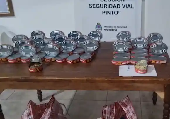 Llevaban pasta base en latas de atún, pero los descubrió la Gendarmería
