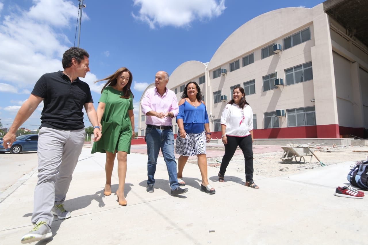 Grindetti y María Eugenia Vidal recorrieron Polo educativo de Villa Jardín en Lanús