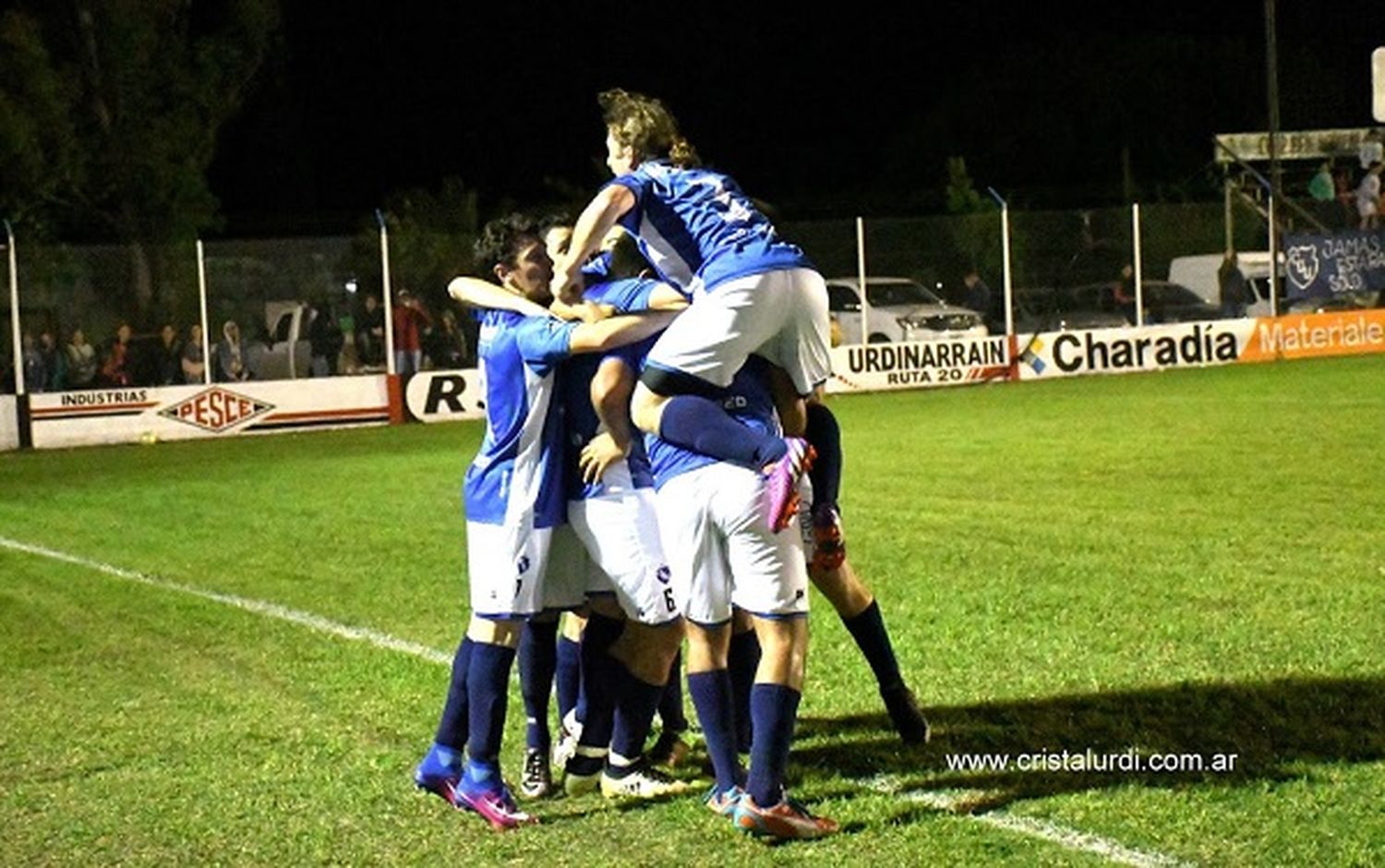 Deportivo Urdinarrain goleó a Juventud y se quedó con el clásico