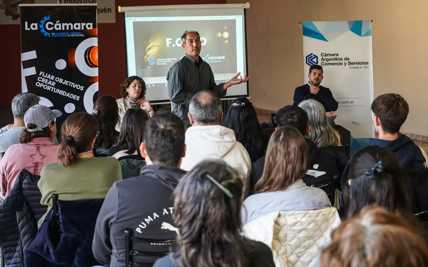 Ezequiel Herrada. Encabezó la primera capacitación del ciclo F.O.C.O en la sede de la Cámara de Comercio
