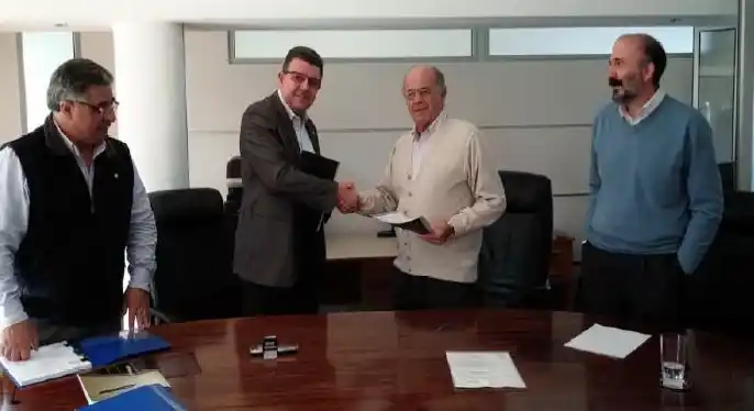 La CARU y la UTN firmaron un contrato de servicios de consultoría