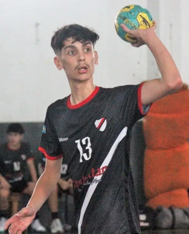 Ardito, jugador de Defensa Tandil.