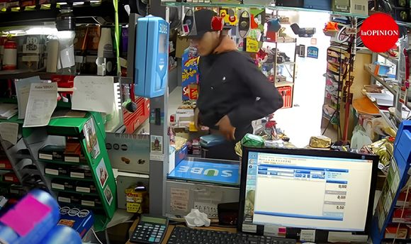Robó en un kiosco y quedó filmado