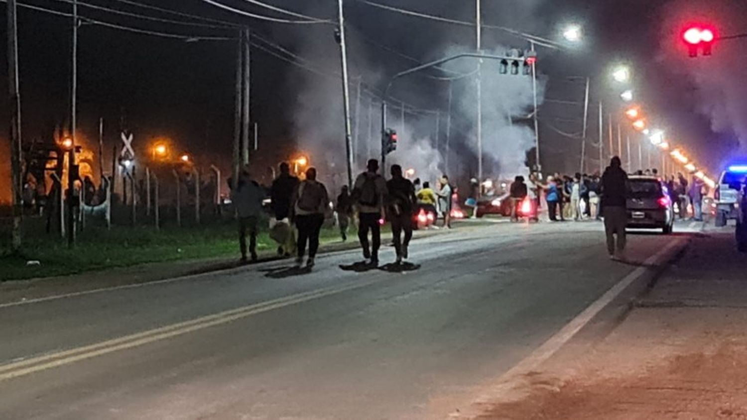 En General Rodríguez protestaban por los cortes de luz pero todo terminó mal y agredieron a los automovilistas