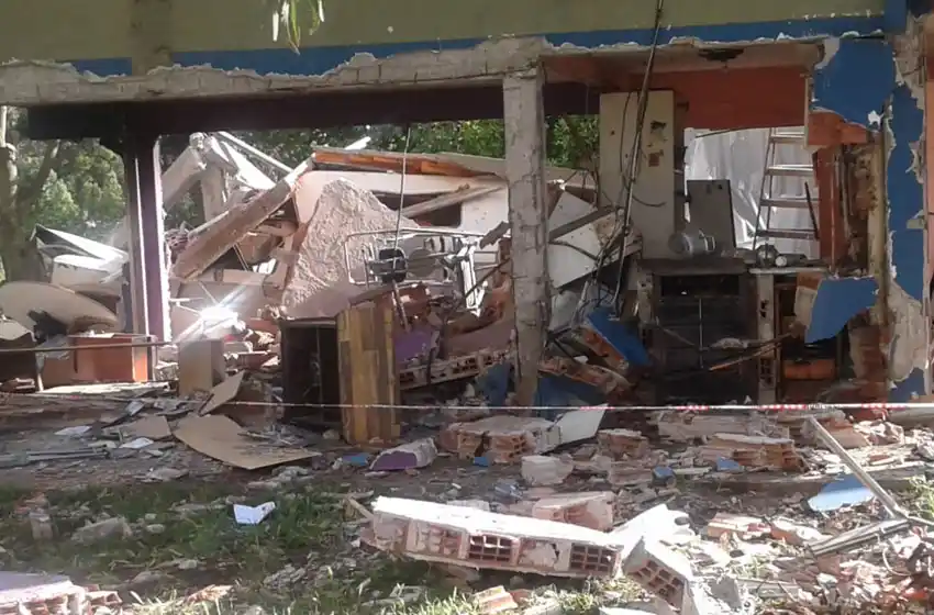 Un joven permanece internado tras sufrir una explosión en su casa