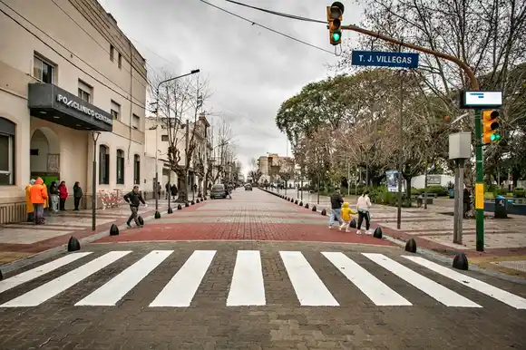 La Matanza: El intendente Fernando Espinoza inauguró la nueva semipeatonal de San Justo