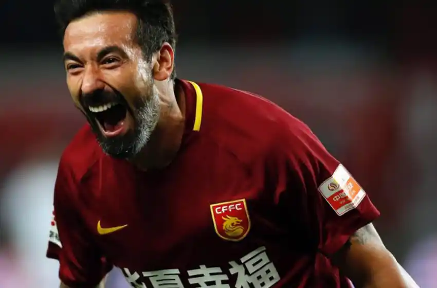 Carloni: “Haremos contacto con Lavezzi, queremos que vista la camiseta de Central”