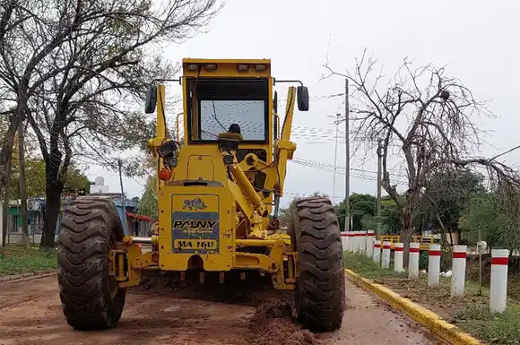 Repaso y reposición de ripio: Luego de la tormenta comenzaron los trabajos