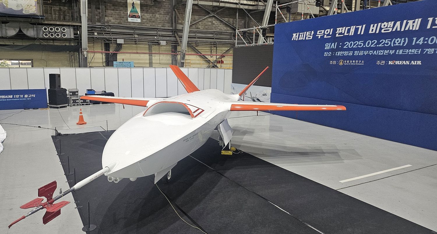 Prototipo del demostrador tecnológico del dron de escolta de baja observabilidad LOWUS. Foto: ADD
